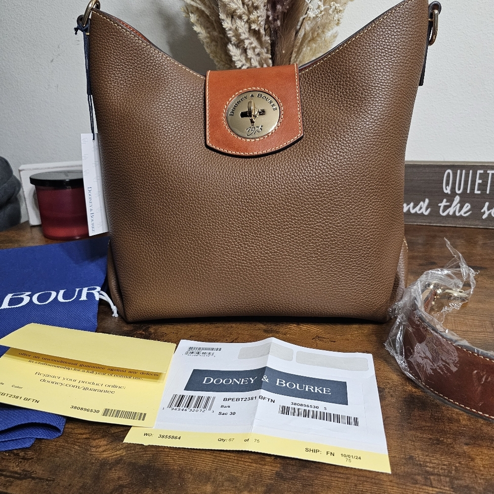 Dooney & Bourke Sac 30 Shoulder Bag - Picture 3 of 12